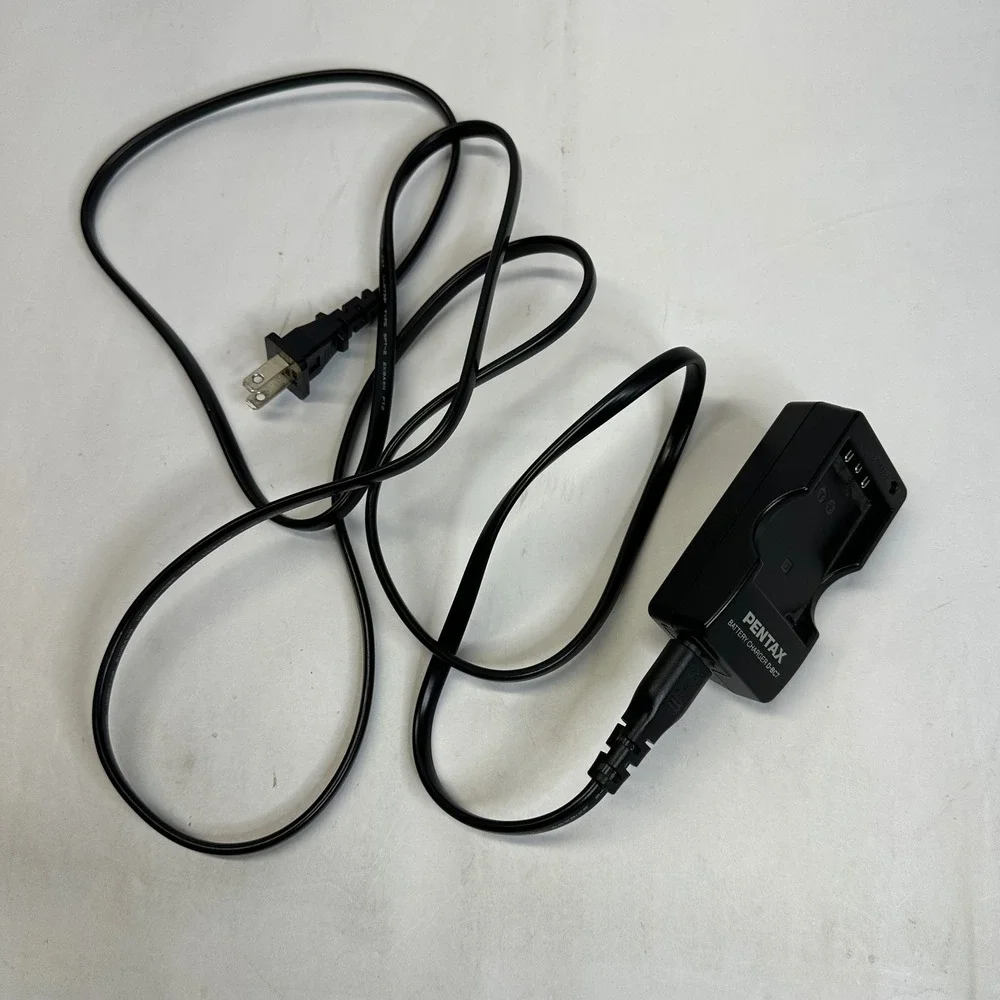 Pentax Battery Charger D-BC7 for Pentax‎ Digital Cameras AC 100-240V Works